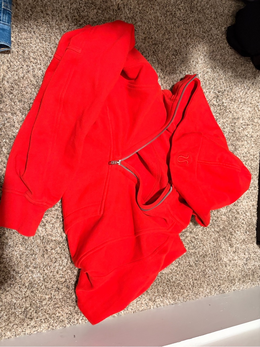 Lulu cropped sweatshirt and jogger set